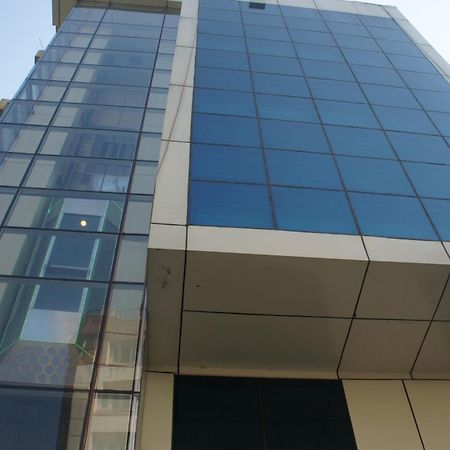 גווהטי Hotel Lilawati Grand מראה חיצוני תמונה