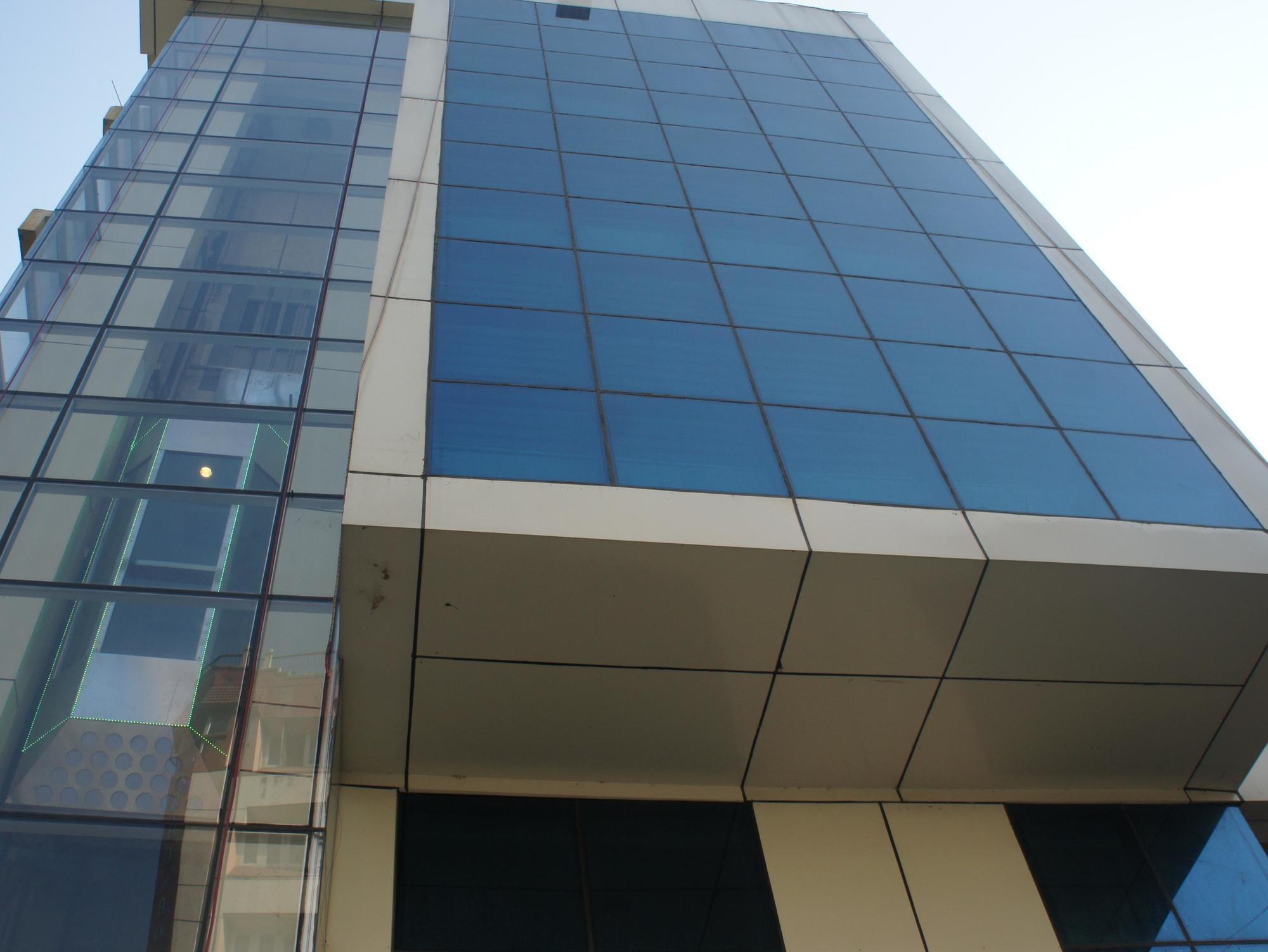 גווהטי Hotel Lilawati Grand מראה חיצוני תמונה