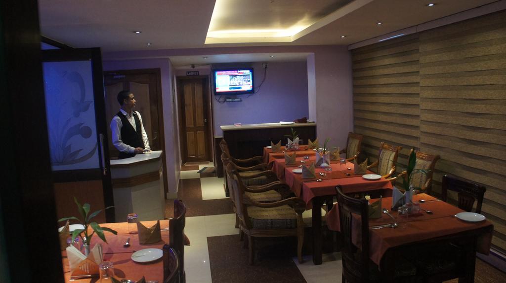 גווהטי Hotel Lilawati Grand מראה חיצוני תמונה