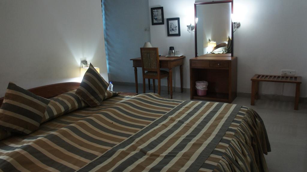 גווהטי Hotel Lilawati Grand מראה חיצוני תמונה