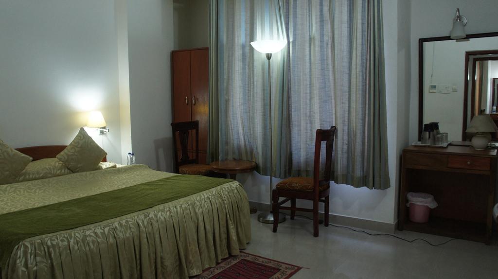גווהטי Hotel Lilawati Grand מראה חיצוני תמונה