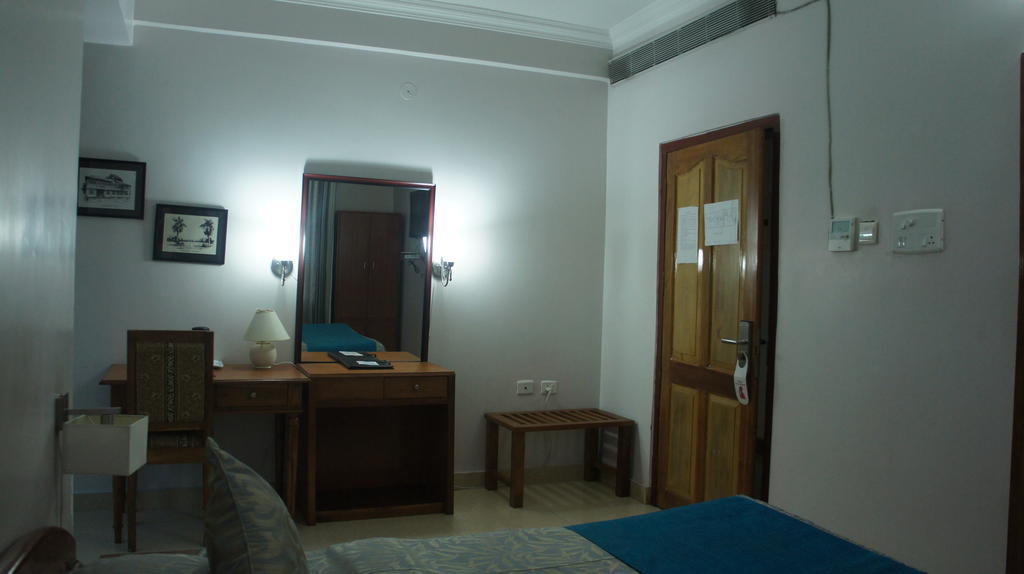 גווהטי Hotel Lilawati Grand מראה חיצוני תמונה