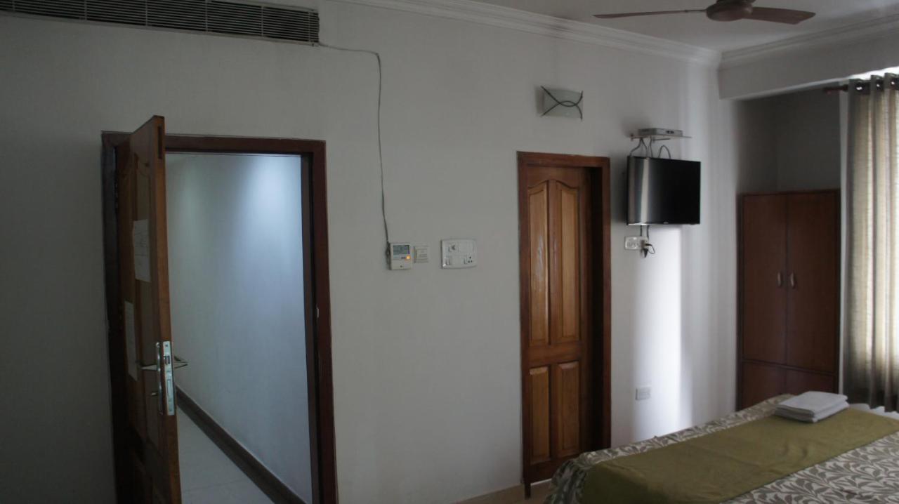 גווהטי Hotel Lilawati Grand מראה חיצוני תמונה