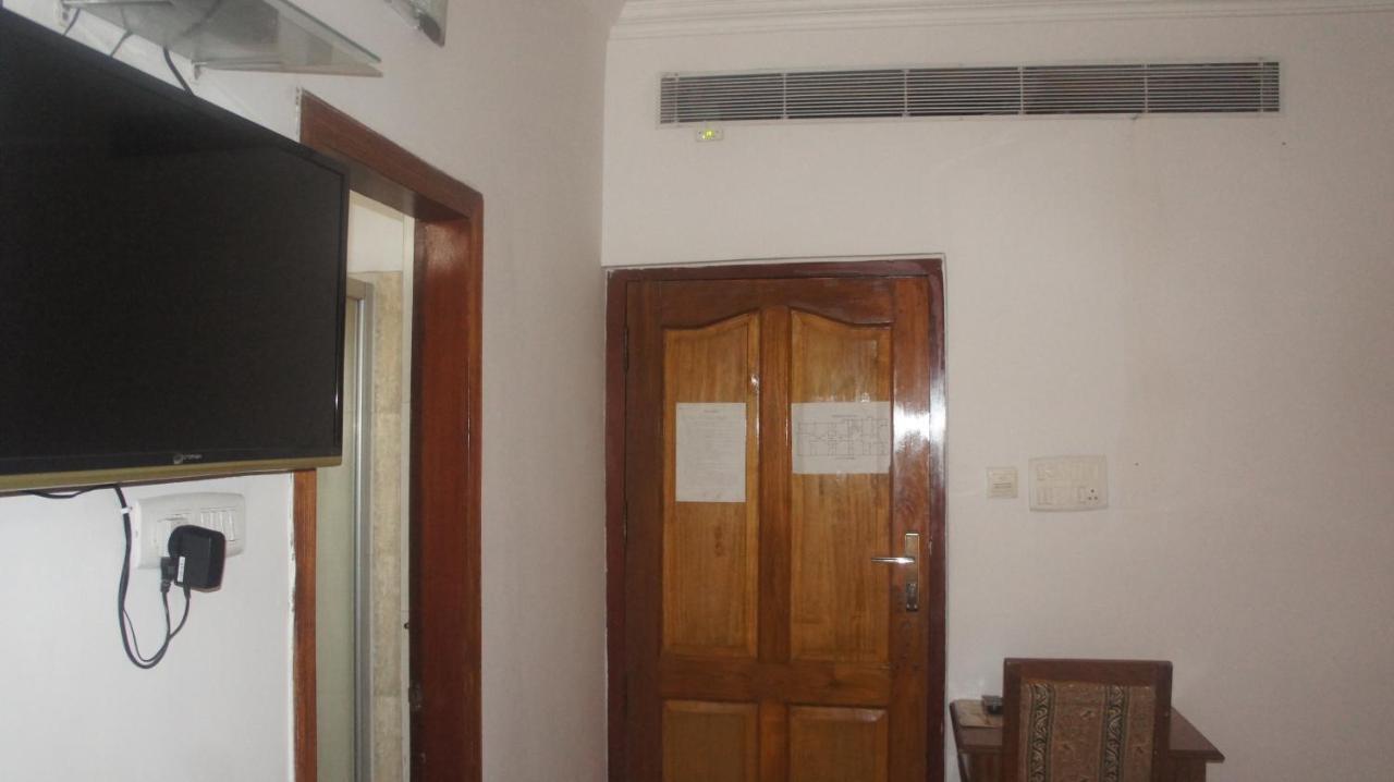 גווהטי Hotel Lilawati Grand מראה חיצוני תמונה
