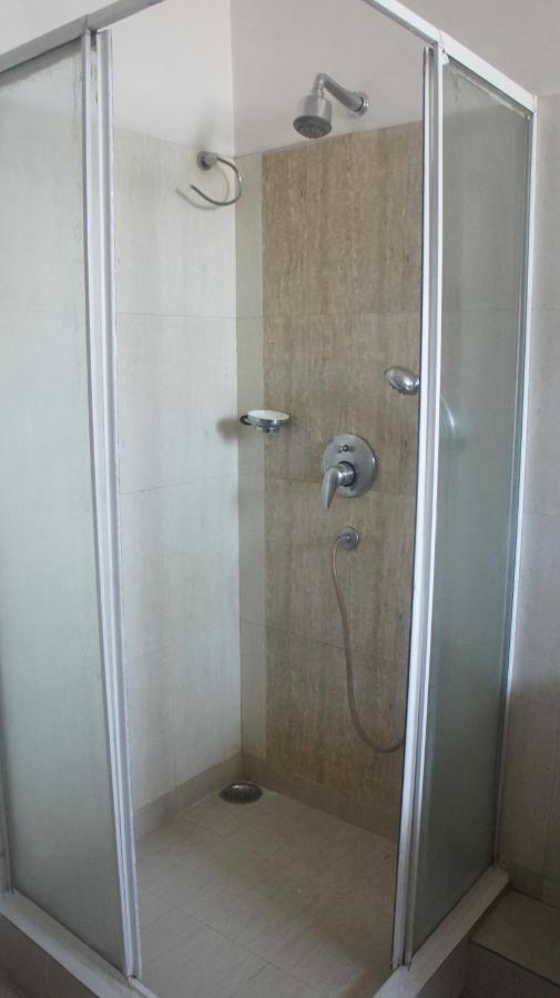 גווהטי Hotel Lilawati Grand מראה חיצוני תמונה