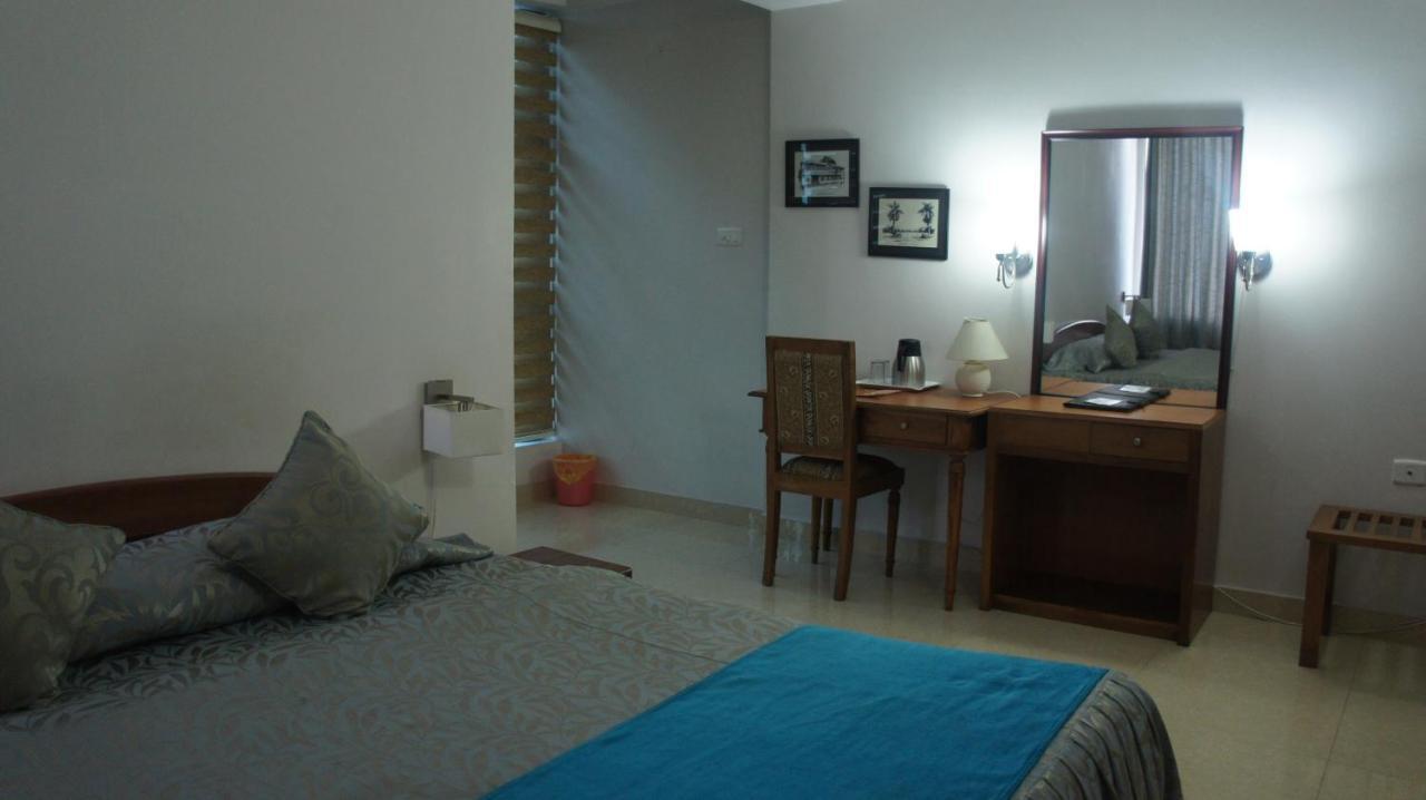גווהטי Hotel Lilawati Grand חדר תמונה